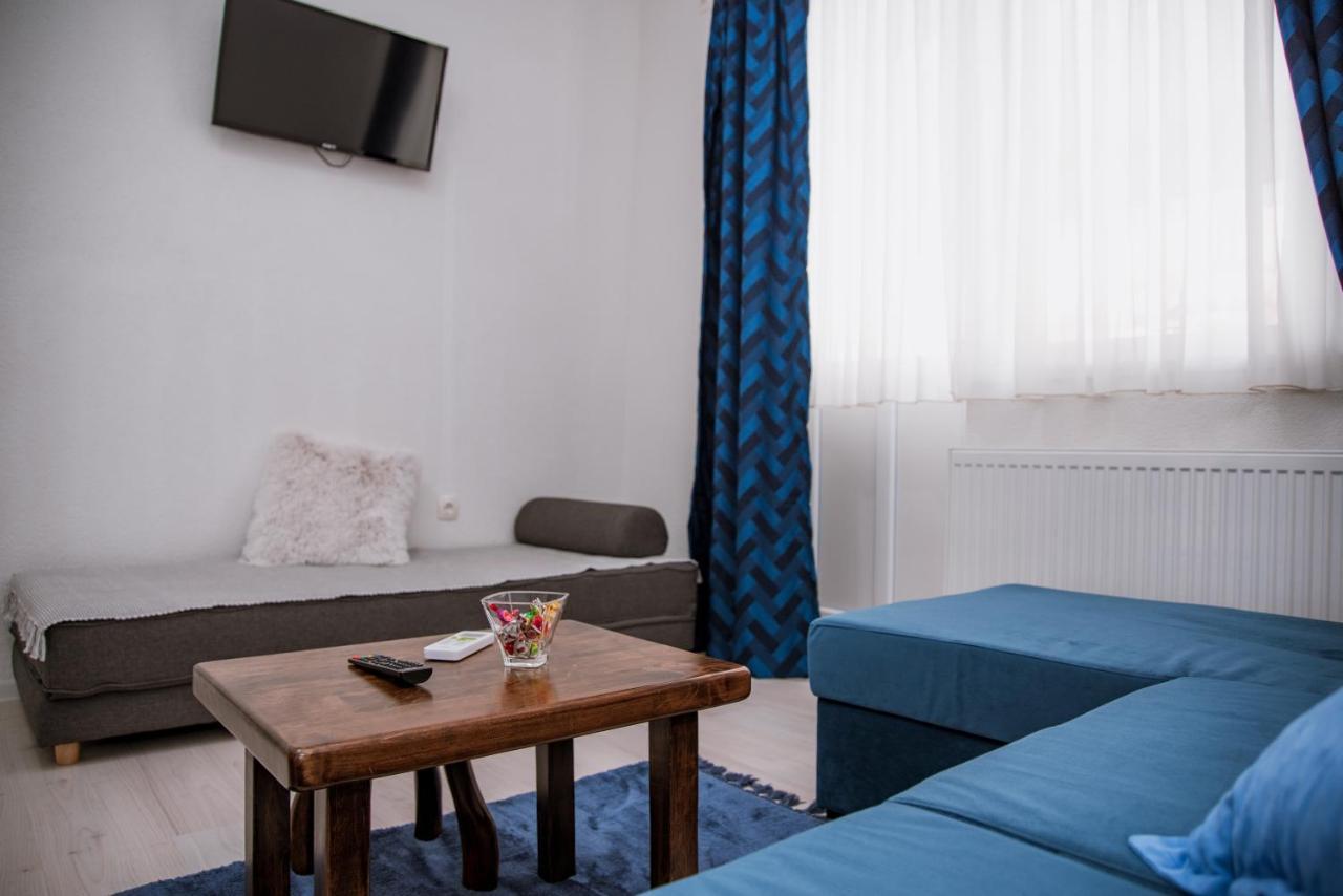 Guest House Mylan Licko Petrovo Selo Esterno foto