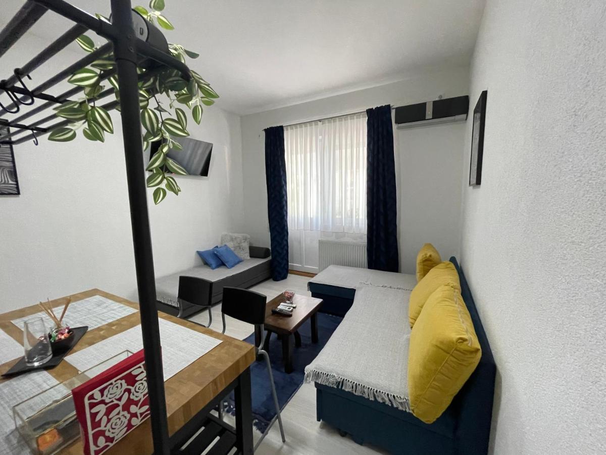 Guest House Mylan Licko Petrovo Selo Esterno foto