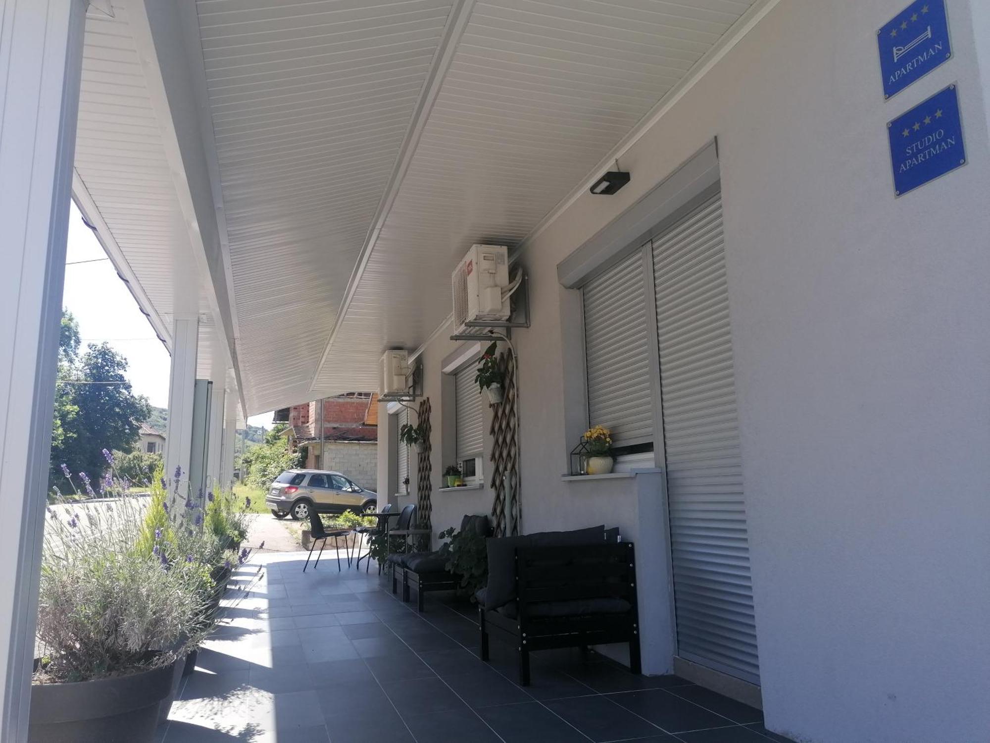 Guest House Mylan Licko Petrovo Selo Esterno foto